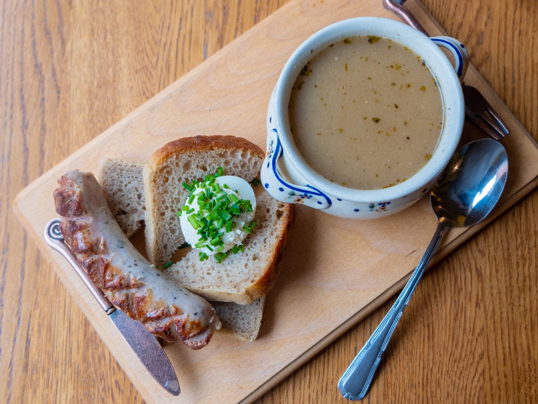 ポーランド伝統の酸っぱいライ麦のスープ